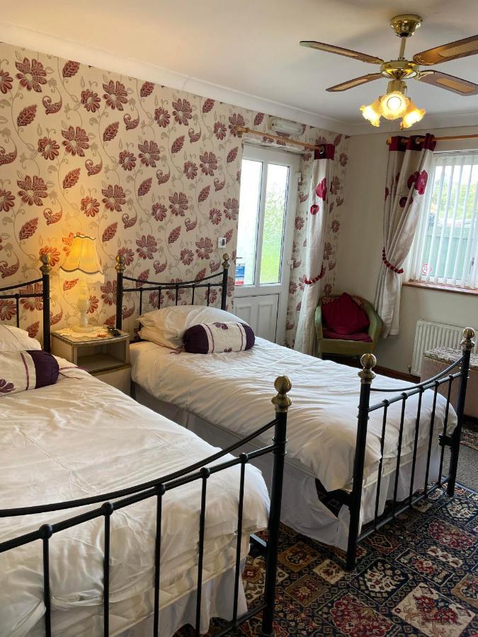 Prince Of Wales Inn Rhymney Eksteriør bilde
