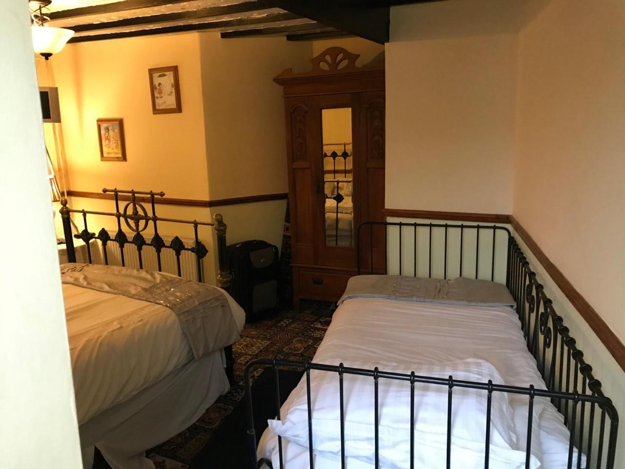 Prince Of Wales Inn Rhymney Eksteriør bilde