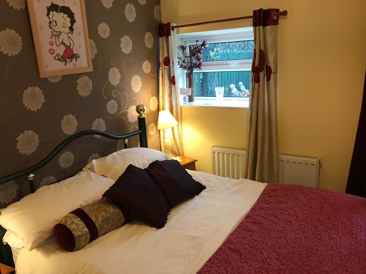 Prince Of Wales Inn Rhymney Eksteriør bilde