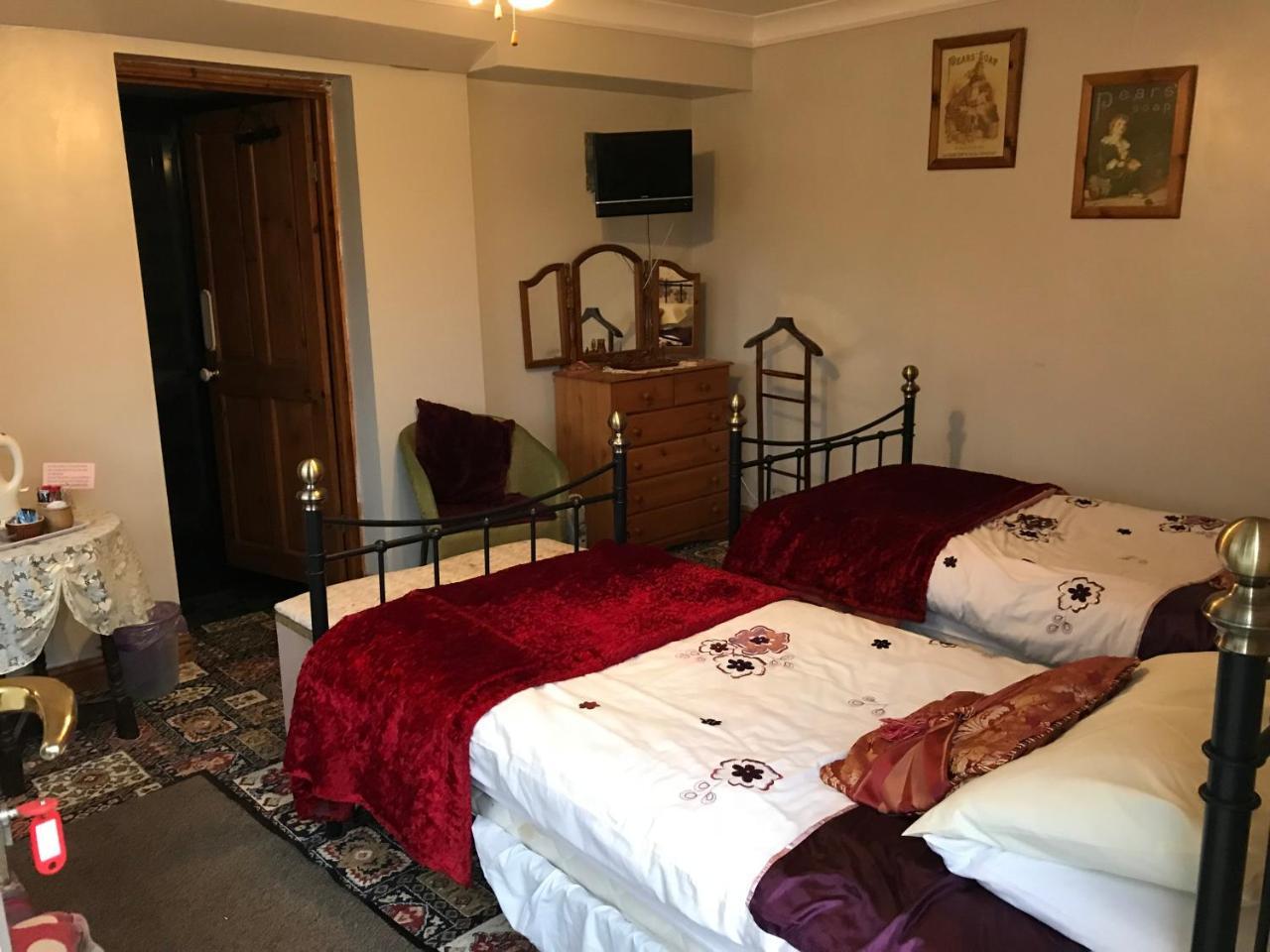 Prince Of Wales Inn Rhymney Eksteriør bilde